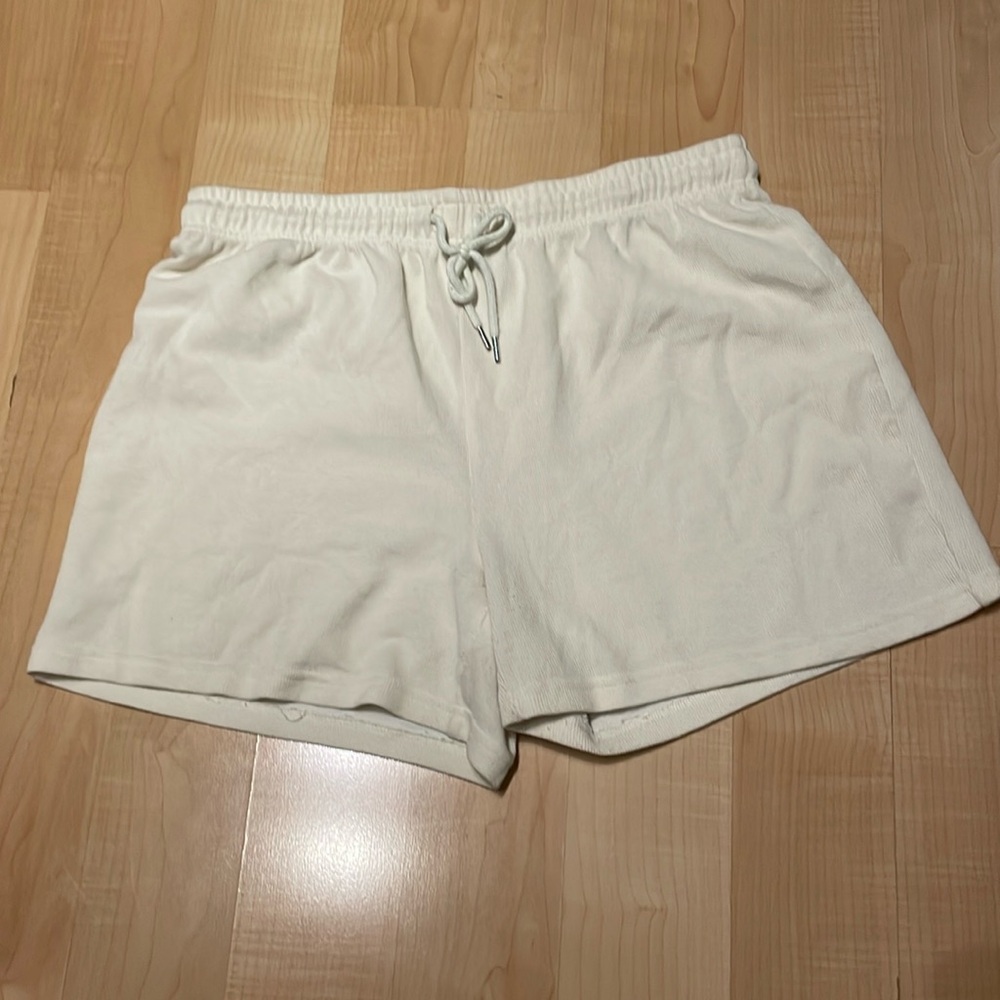 Buffalo David bitton cream shorts L